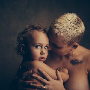 BOSCH kuhinjski aparat MUM 6CRNA-INOXA 1600W,5,5L, VAGA 7 Brzina, NOVI DIZAJN