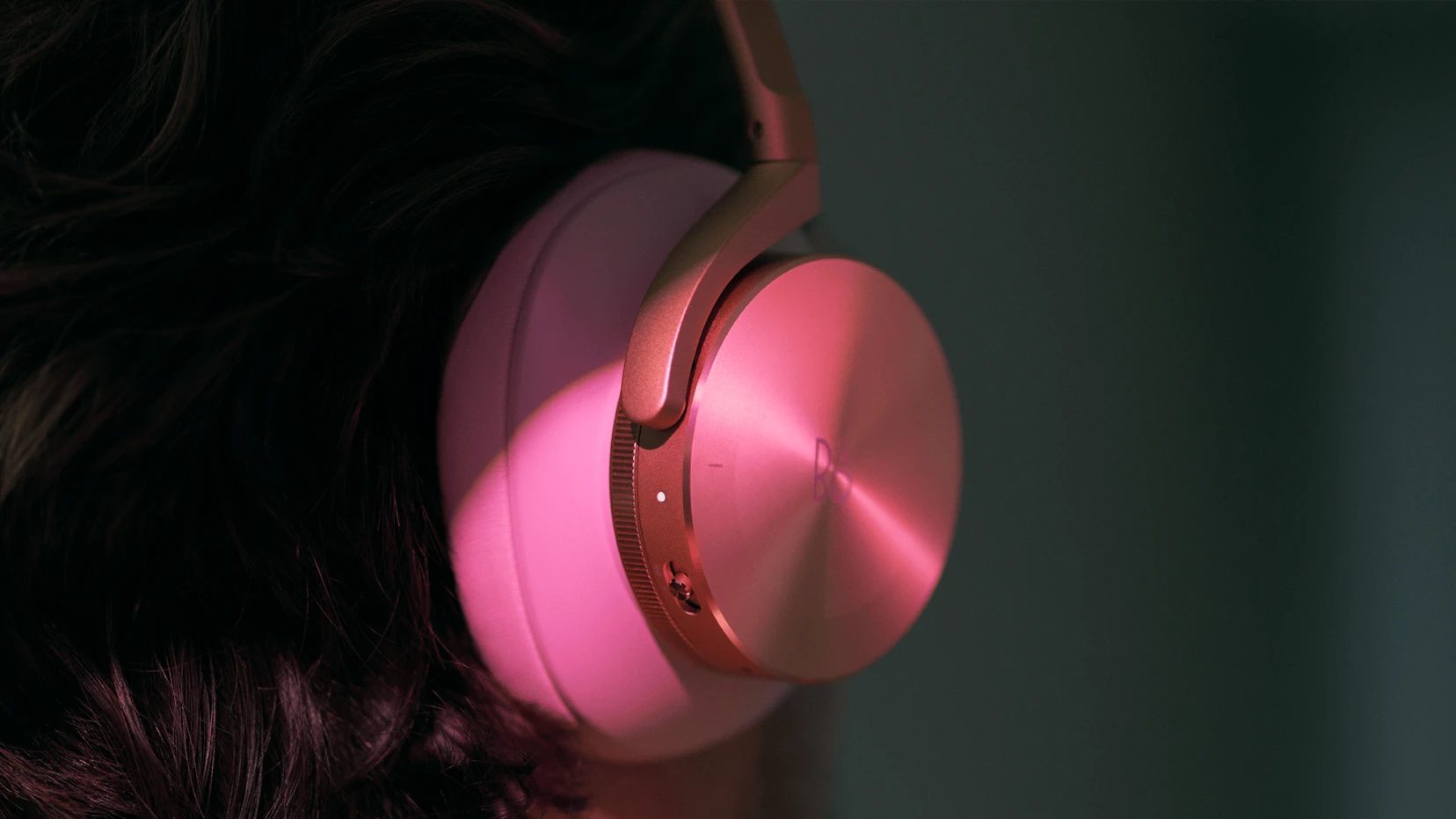 Beoplay H95 Gold Tone