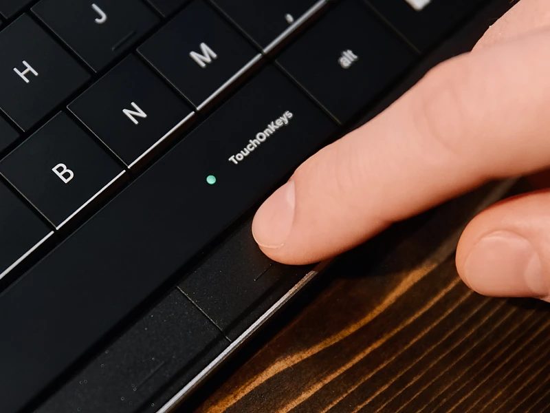 CLEVETURA CLVX 1 Touch-On-Keys AI Wireless Keyboard, ANSI US Windows Layout, Scissor Switches, Aluminum Chassis, Interactive RGB, Windows/Linux/MacOS support - Image 5